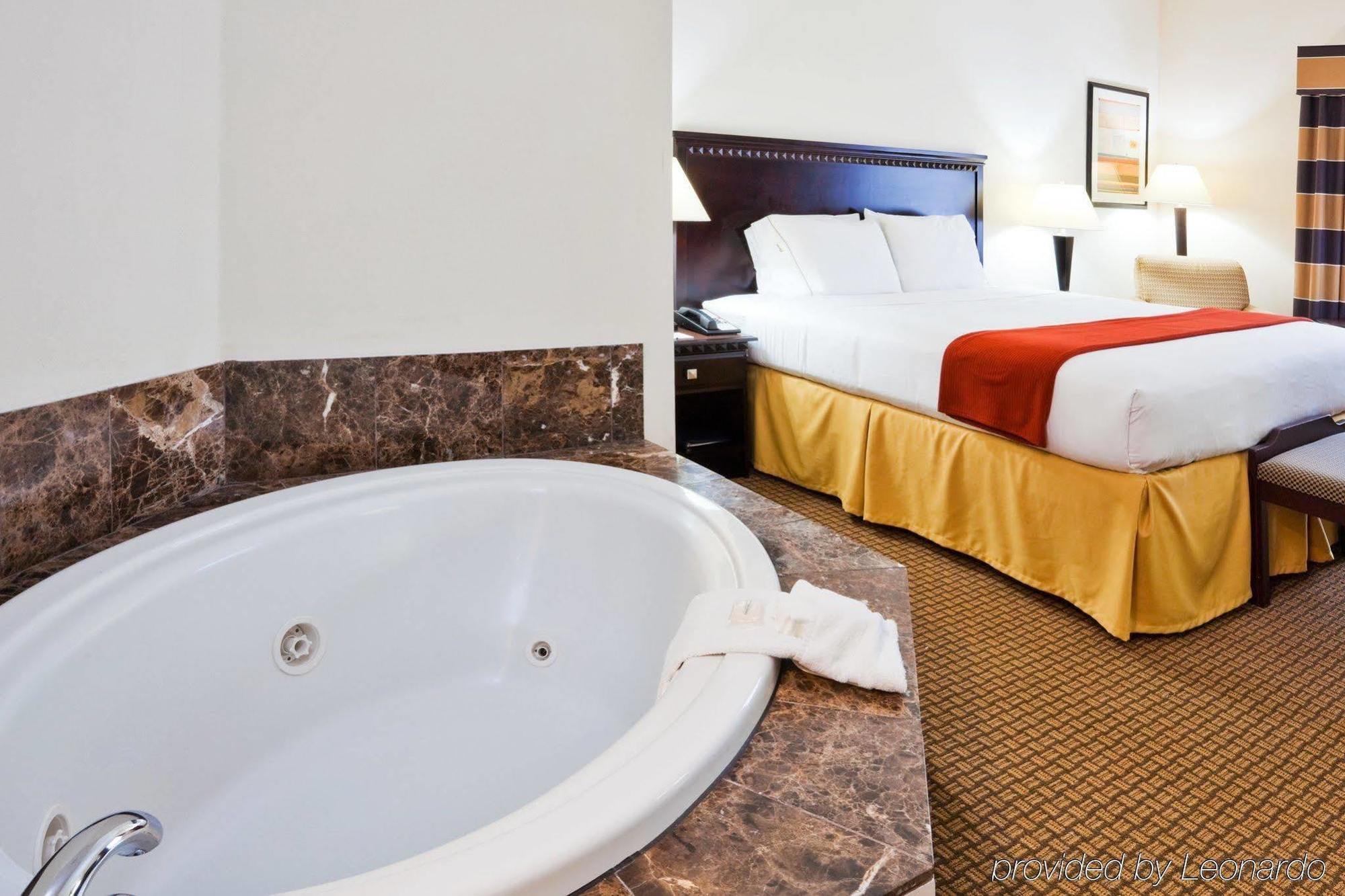 Holiday Inn Express Hotel & Suites Bartow By Ihg Eksteriør billede